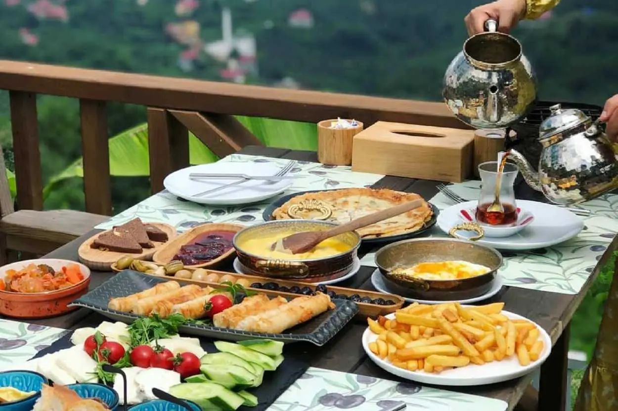Karadeniz Kahvaltısında Neler Olur? Doğu Karadeniz'in Eşsiz Tatları