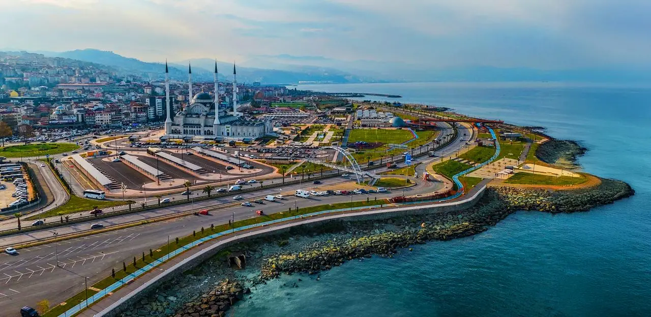 Arabasız Gezginler İçin Trabzon'da Gezilecek Yerler: Adım Adım Şehir Rehberi