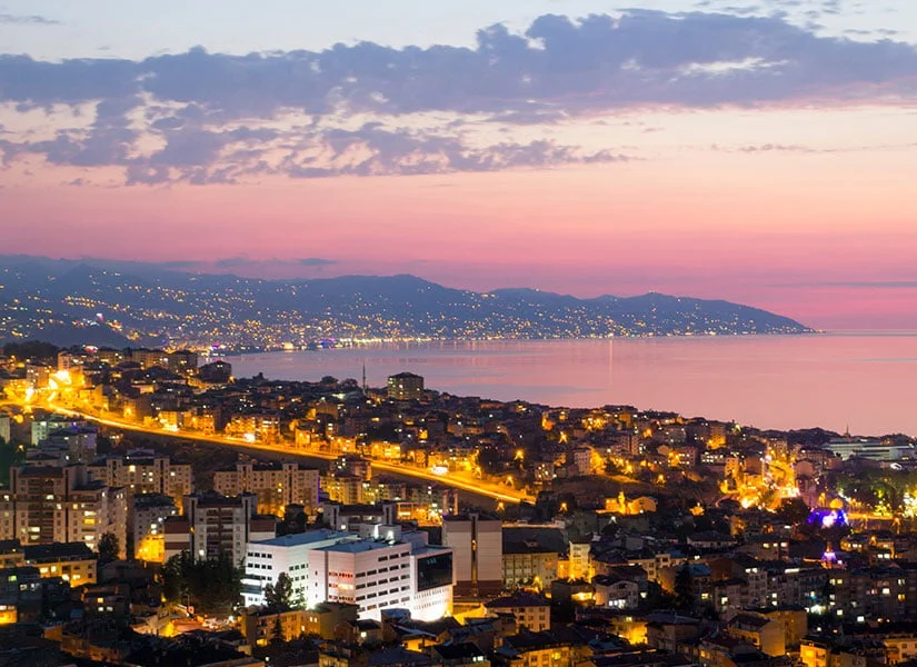 Arabasız Gezginler İçin Trabzon'da Gezilecek Yerler: Adım Adım Şehir Rehberi