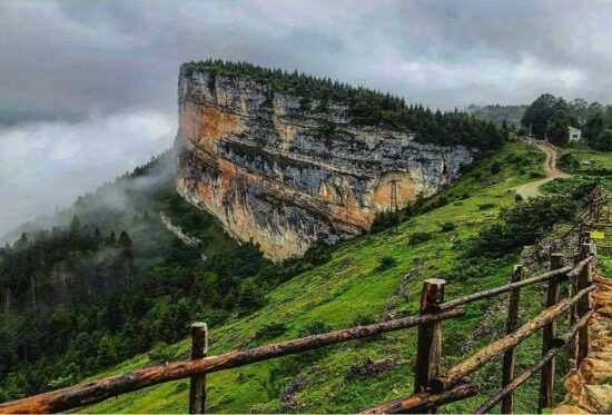 Trabzon'da Gezilecek Yerler: Düzköy Şahinkaya Tepesi