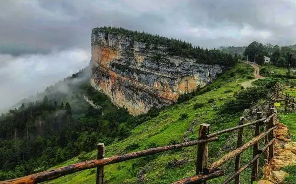 Trabzon'da Gezilecek Yerler: Düzköy Şahinkaya Tepesi